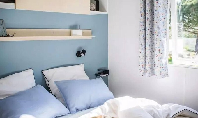 Villedieu-les-Poeles House | Mobiler Wohnkomfort 20m2 (1 bis 2 Personen) + TV + Terrace) 2 Personen