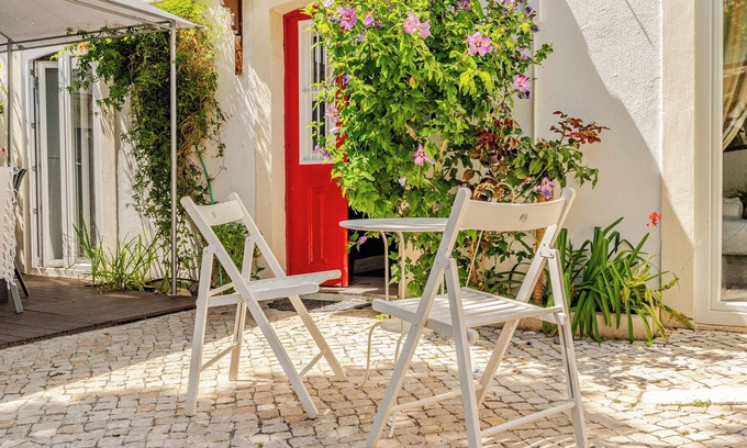 Alfama Apartment | Fragrant Garden Apartment