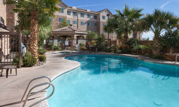 Las Cruces Condo | Free Breakfast. Hot Tub. An Outdoor Adventure!