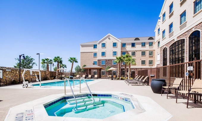 Biggs Field Condo | Free Breakfast. Outdoor Pool & Hot Tub. Free Shuttle Service.