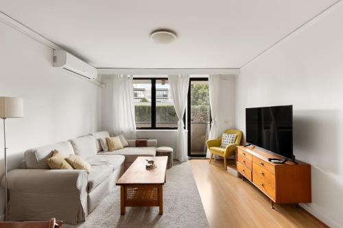 Kew Apartment | Free parking - spacious apartment near 48 tram