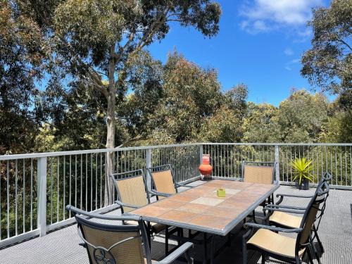 Metung House | Free Spirit in Metung - near the Hotsprings and Golf Course