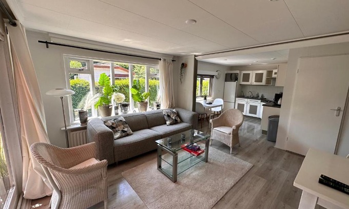 Beekbergen-Zuid House | Freestanding Holiday Home BEEKBERGEN - WASMACHINE ALL COUNTRY TV CHANNELS