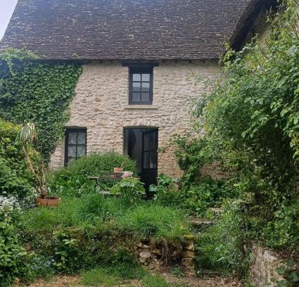 Courcelles-les-Gisors House | French countryside near Paris!