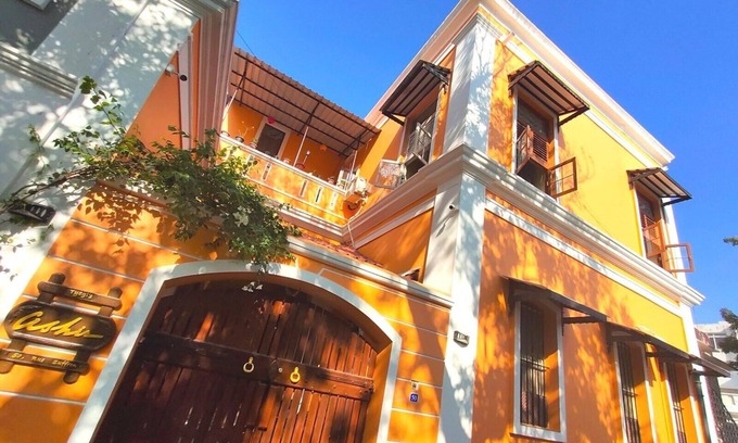 White Town House | French heritage house in white town