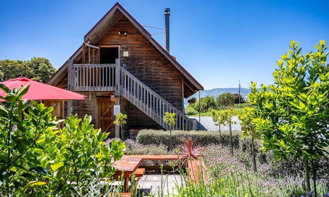 French Farm House | French Peak Loft - French Farm Holiday Home