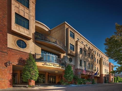 Charleston Historic District Hotel | French Quarter Inn