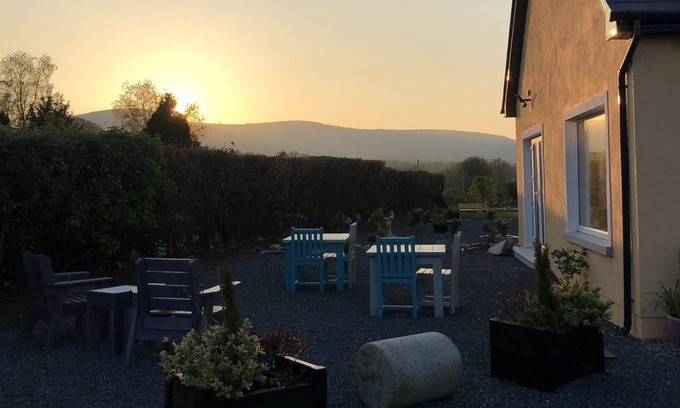 Bunclody Bed & Breakfast | French-style en suite bedroom in Bunclody (Breakfast included)