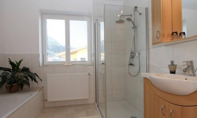 Sankt Martin bei Lofer Apartment | Frenner, Hildegard - Apartment / 2 bedrooms / shower, bath, WC