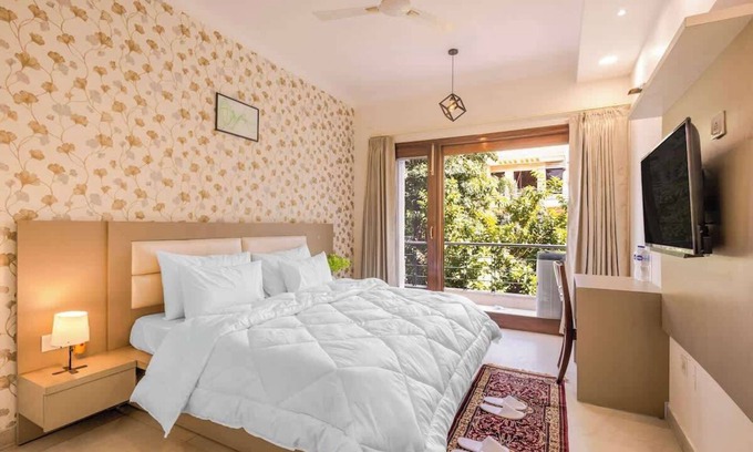 Sector 40 Apartment | Fresh Air, Green Flair 1 BHK w/Balcony