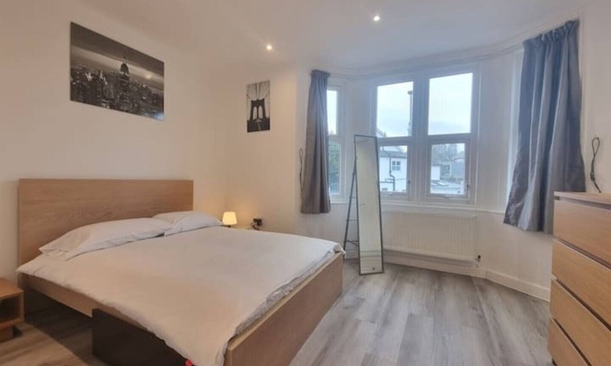 Wandsworth Apartment | Fresh Apartment in London Southfields before Wimbledon