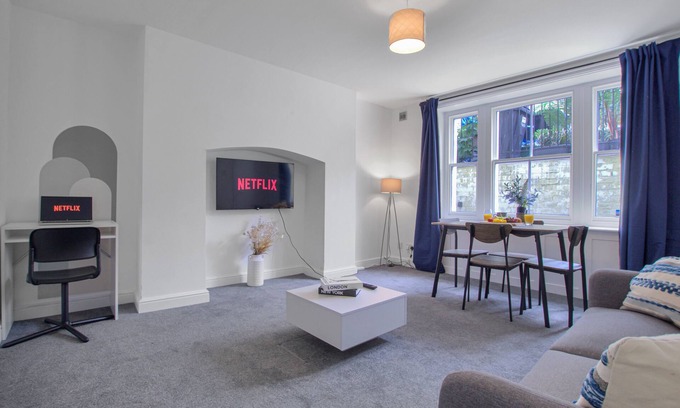 Gloucester Condo | Fresh Stylish Space in the Heart of Gloucester