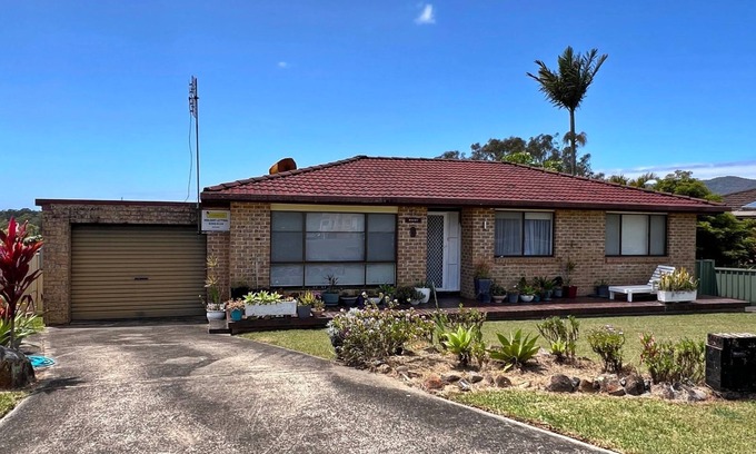 South West Rocks House | Freshly painted 4 bedroom home only a short drive into the heart of our CBD and our fabulous beache
