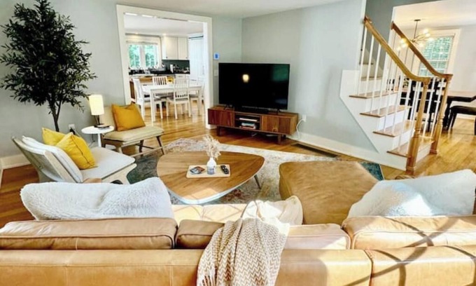 Durham House | Freshly Redesigned, Sunlit Modern Farmhouse