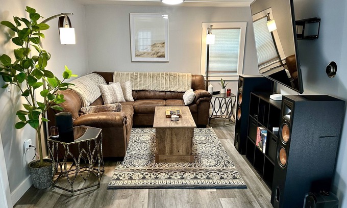 Augusta Apartment | Freshly Renovated 2 Bed 1.5 Bath near Downtown Augusta