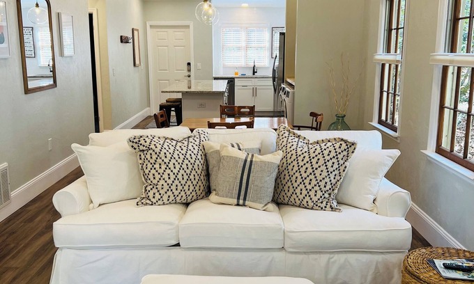 Haile Plantation House | Freshly Renovated Single Story Townhouse Adjacent Haile Village Stocked Kitchen