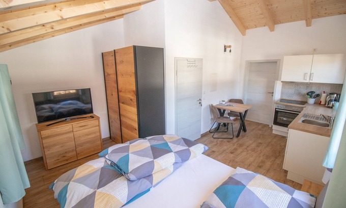 Saaldorf-Surheim Apartment | Friendly apartment- 2 persons, 24sqm