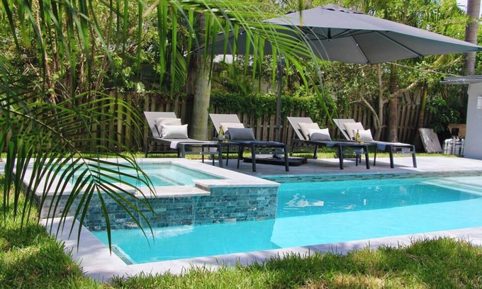 Croissant Park Villa | Friendly Fox- heated pool and spa-Downtown & Beach