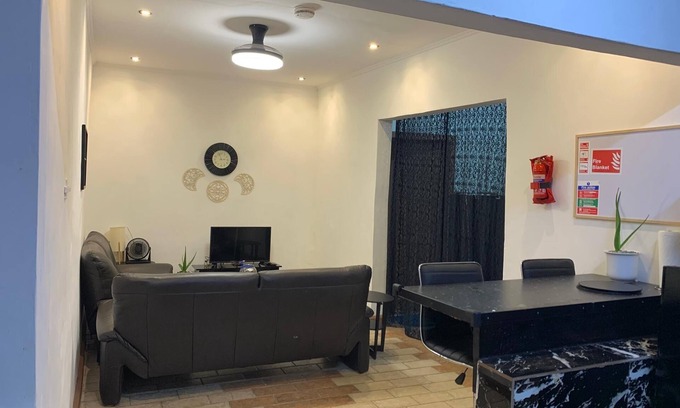 Janman Apartment | Friendly relaxing retreat in Weija near trendy Bojo and Kokrobite Beach resorts