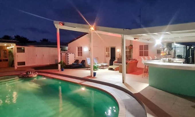 Willemstad Villa | Friends and Family Villa with private big pool