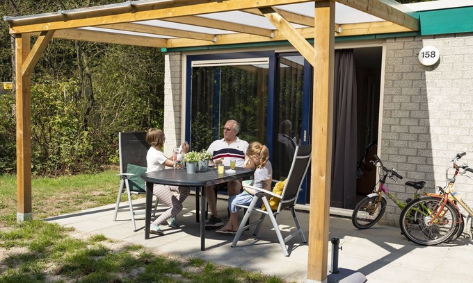 Appelscha House | Friesland Bungalow with Terrace
