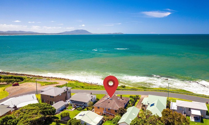 Crowdy Head House | Frolic, Panoramic Coastal Vacation