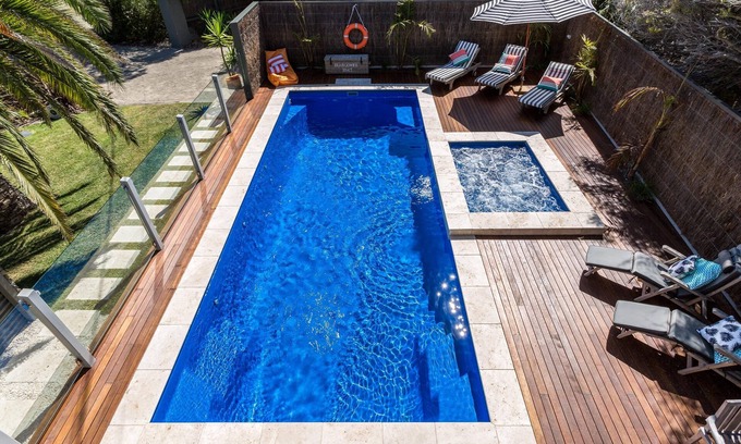 Blairgowrie House | Front Beach House Blairgowrie - 1 bedroom for 2 guests - 1 NIGHT FREE!* - Pool, spa, walk to beach and shops!