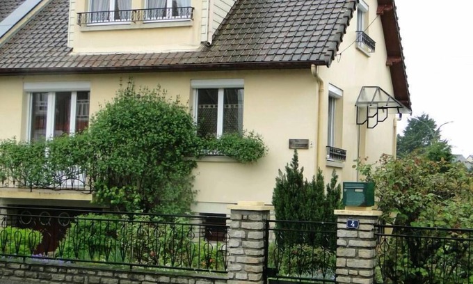 Grandcamp-Maisy Cottage | FRONT DE MER, very comfortable house, 6 people, 100 m², on the port, all shops