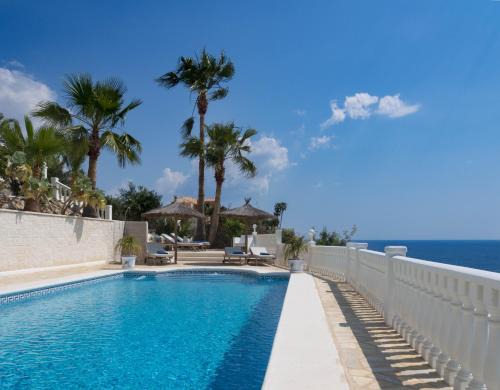 Coveta Fuma Villa | Frontline villa, five star deluxe