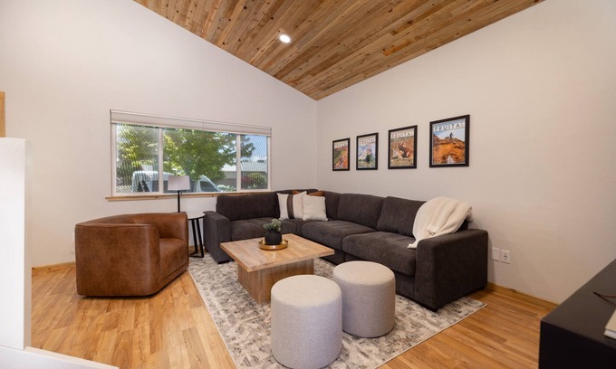Fruita House | FRUITOPIA! Your 4 bedroom, 2 bath adventure basecamp in downtown Fruita CO