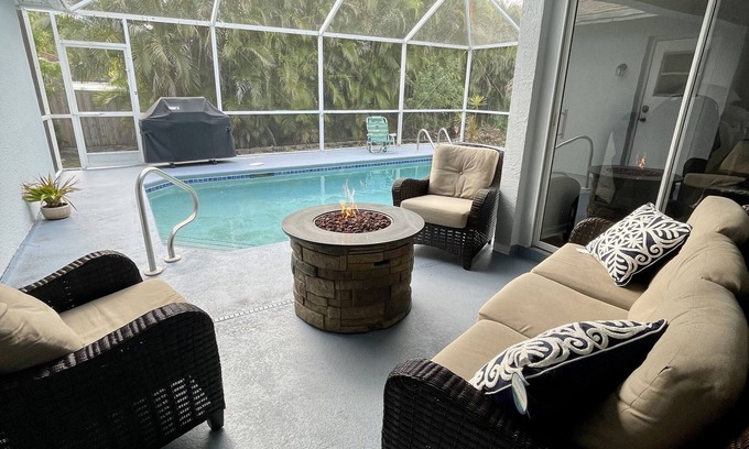 San Carlos Park House | 🌴 Ft. Myers Heated Pool Home, close to beaches, shopping + dogs ok!