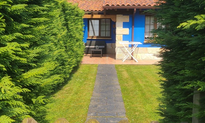 La Portilla Cottage | Full blue apartment in Llanes