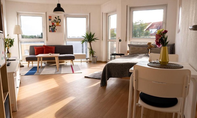Dessau-Rosslau Apartment | FULL HOUSE Studios - KornhausPremium Apartment - Balkon, WiFi