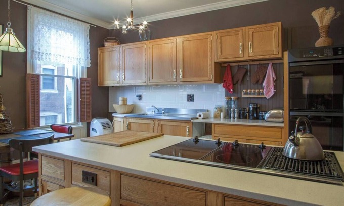 Central Northside Apartment | Full of Light Furnished Apartment Close to Downtown