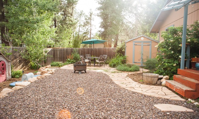 Mountainaire House | Fully Equipped Family & Dog-Friendly Home - Fenced Yard - A/C - NO Pet Fee