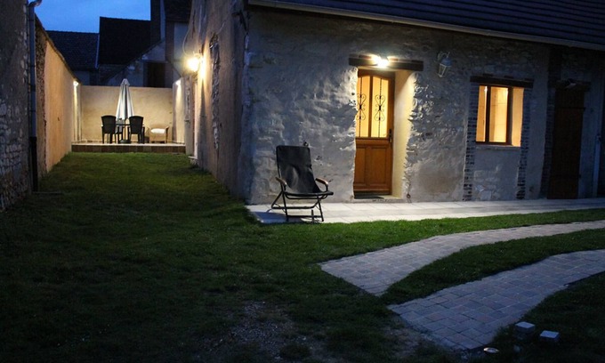 Bellechaume House | Fully-equipped, lively house with West Indian caterer in Burgundy near Chablis