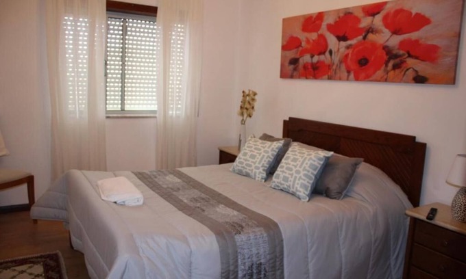 Lanhelas Apartment | Fully equipped vacation apartment in town center