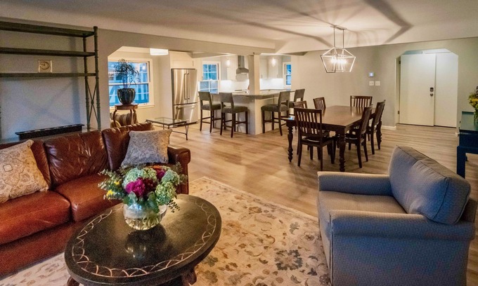Grosse Pointe Apartment | Fully-furnished rental in Grosse Pointe. Great for weddings and extended stays.