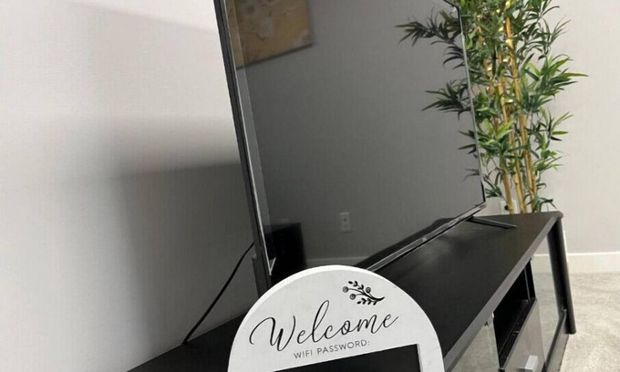 Transcona House | Fully Furnished Basement Suite
