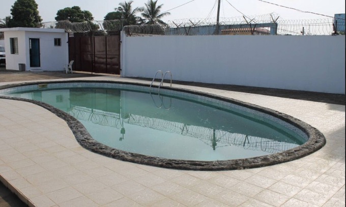 Monrovia House | Fully Furnished & Serviced 1Bed apartment Sixteen