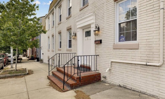 Upper Fells Point House | FULLY FURNISHED Walkers Paradise in Upper Fells Point