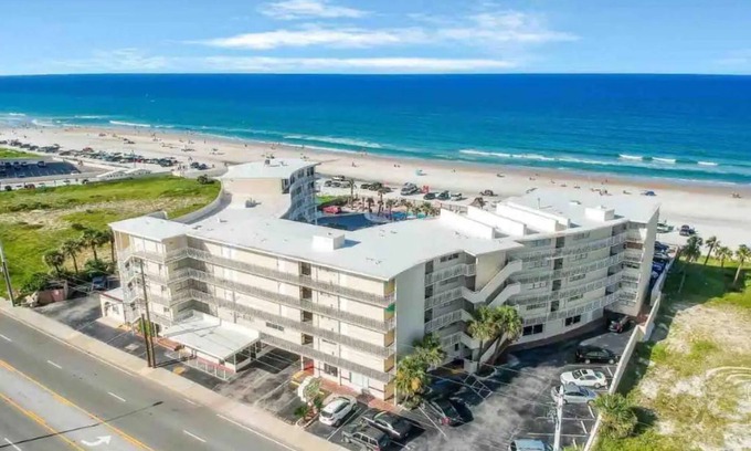 Bostwick Park Apartment | Fully remodeled 1 bedroom studio