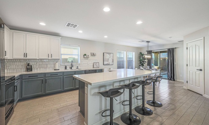 Sun City House | FULLY REMODELED STUNNING AZ OASIS -PARKS, TENNIS, VOLLEYBALL, BASKETBALL COURTS!