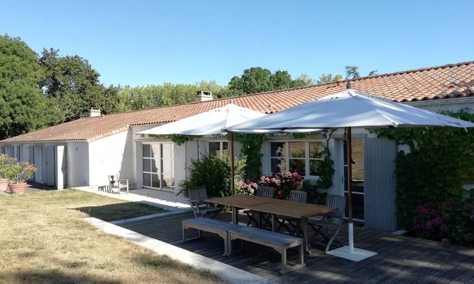 Talmont-Saint-Hilaire House | Fully renovated farmhouse, 14 people, heated swimming pool, large spaces, quiet