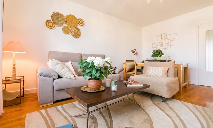 Faubourg Sud Apartment | Fully Renovated 2 Bedroom Apartment +Sitting Room Sofa Bed 7mn Centre Ville