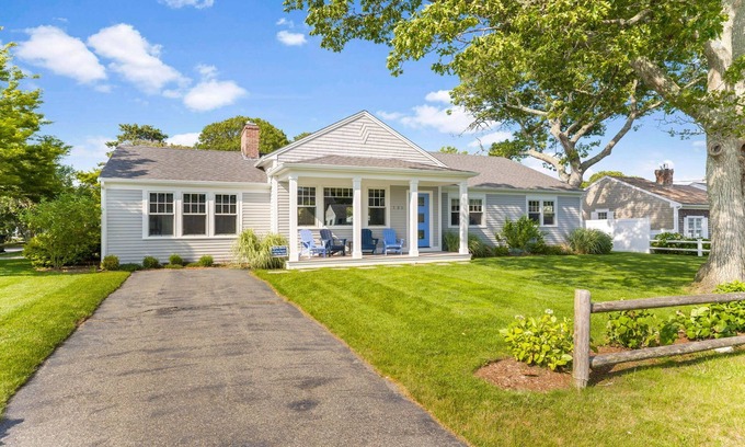 West Dennis House | Fully Renovated 4 bedroom home -Less than half mile to West Dennis Beach