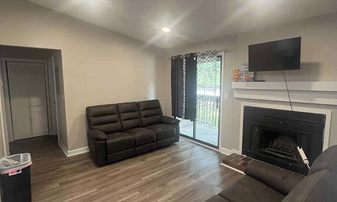 Huntsville Apartment | Fully renovated and Spacious 2-bedroom and 1 bathroom apartment.