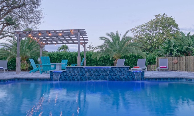 Coral Springs House | Fully Renovated Family Retreat Huge Pool Pet Friendly EV Charger