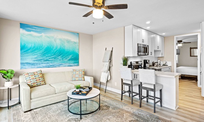 Mission Beach Condo | Fully supplied beach condo with covered parking in garage