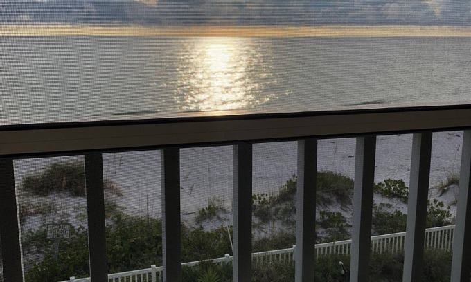 Bradenton Beach Condo | Fully updated Direct Beachfront 2 bed, 2 full bath condo w/heated beachside pool